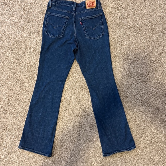 High Rise Bootcut Levi’s - Picture 2 of 4